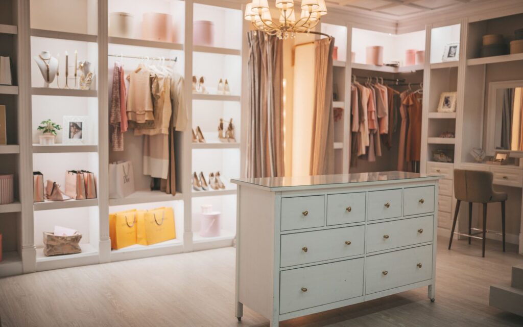 Creative Ways To Design A Closet This 2025