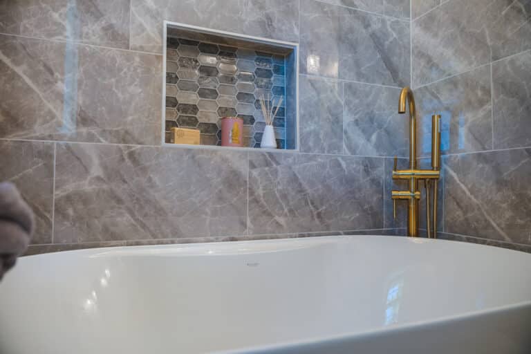 Elegant bathroom with tub